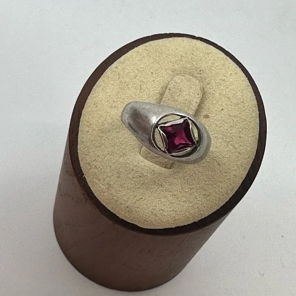 Sz. 6.75 Vintage 925 Sterling Silver Ring with Genuine Garnet - Picture 8 of 9